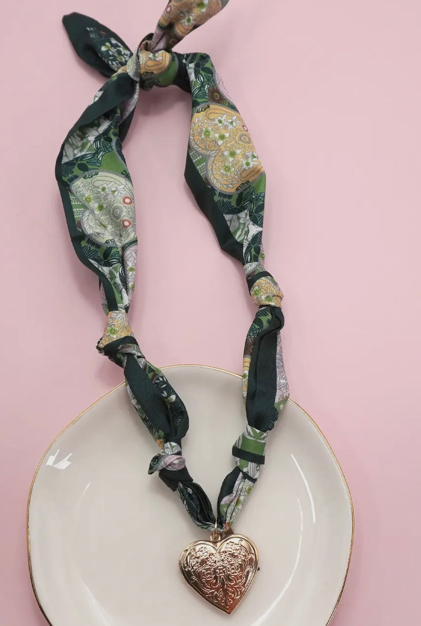 SCARF NECKLACE