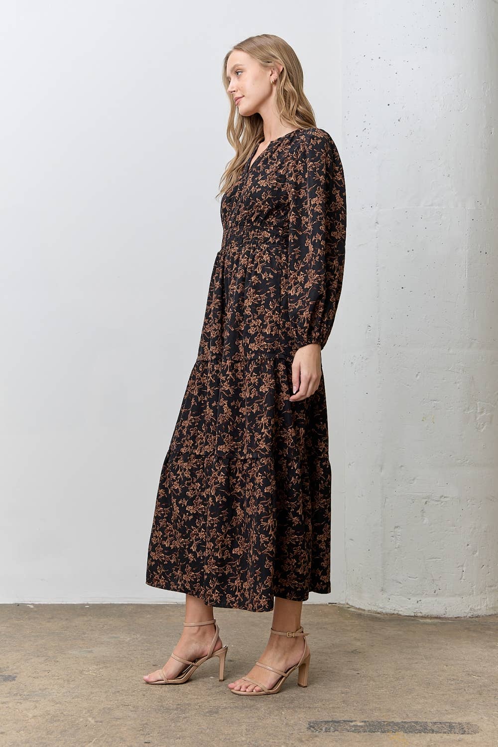 (PLUS) FLORAL PRINT LONG SLEEVE MIDI DRESS